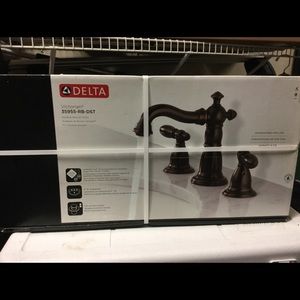Delta bathroom sink faucet